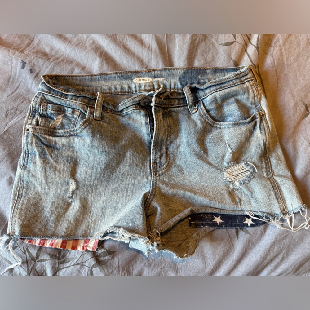 Old Navy Americana Denim Cutoff Shorts in Light Indigo